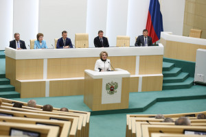 Российские парламентарии рассмотрели в весеннюю сессию более 350 законов