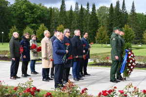  IPA CIS Secretariat Honored Memory of Victims of Siege of Leningrad
