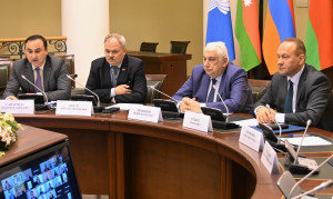 Практику демократических трансформаций через госпрограммы обсудили на семинаре в Баку