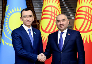 Встреча Маулена Ашимбаева и Нурланбека Шакиева прошла в Бишкеке