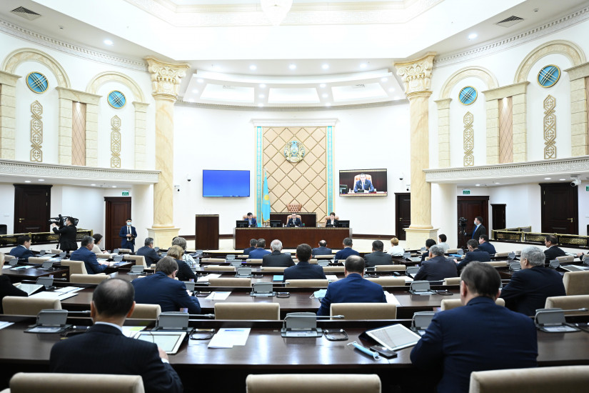 Казахстанские сенаторы приняли закон по защите прав работников и снижению трудовых конфликтов