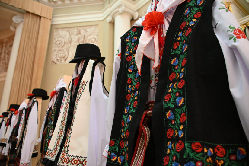 Выставка национальной молдавской рубашки прошла в Таврическом дворце