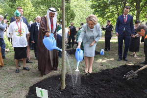 Невский международный экологический конгресс завершился посадкой деревьев в Таврическом саду