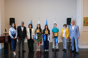 В Бакинском филиале МИМРД наградили победителей конкурса «Я — будущий избиратель»