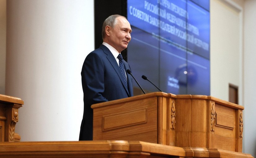 Vladimir Putin Urged Russian Lawmakers to Strengthen CIS Contacts 