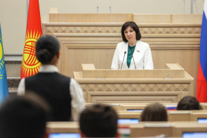 Наталья Кочанова встретилась с участниками форума «Дети Содружества»