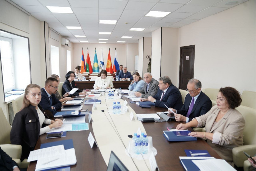 Вопросы пенсионного обеспечения, цифрового здравоохранения и доступа к медпомощи обсудили эксперты в Москве