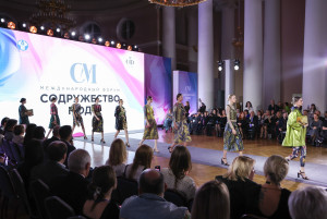 Форум «Содружество моды»: как ИИ шьёт коллекции, а город становится подиумом