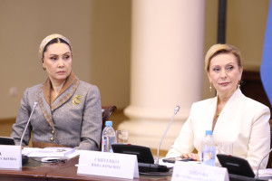 Мода на здоровье, ИИ в легкой промышленности, развитие производства спортивной одежды: первый день форума «Содружество моды»