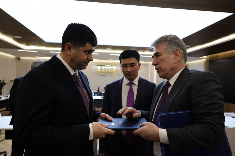 В Астане наблюдатели от МПА СНГ провели встречу в  Верховном суде 