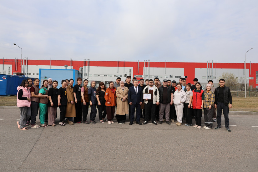 Благодарности парламента Кыргызстана вручены сотрудникам петербургского предприятия Благодарности парламента Кыргызстана вручены сотрудникам петербургского предприятия