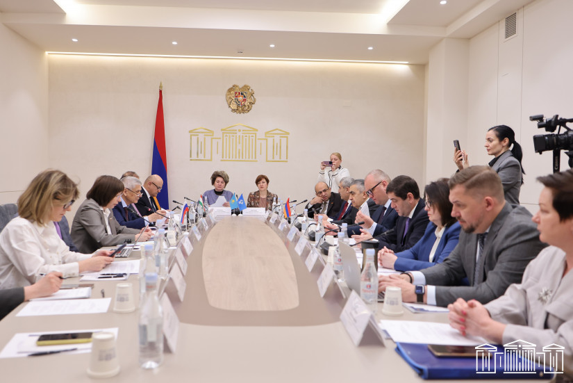 Парламентарии Содружества одобрили проект нового Земельного кодекса для государств СНГ на заседании в Ереване Парламентарии Содружества одобрили проект нового Земельного кодекса для государств СНГ на заседании в Ереване