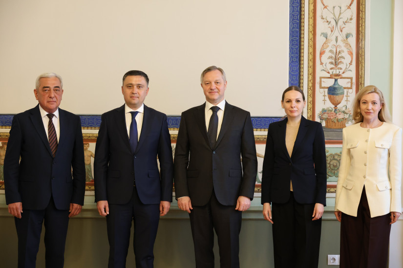 Дмитрий Кобицкий встретился с руководством Комитета по туризму Узбекистана Дмитрий Кобицкий встретился с руководством Комитета по туризму Узбекистана