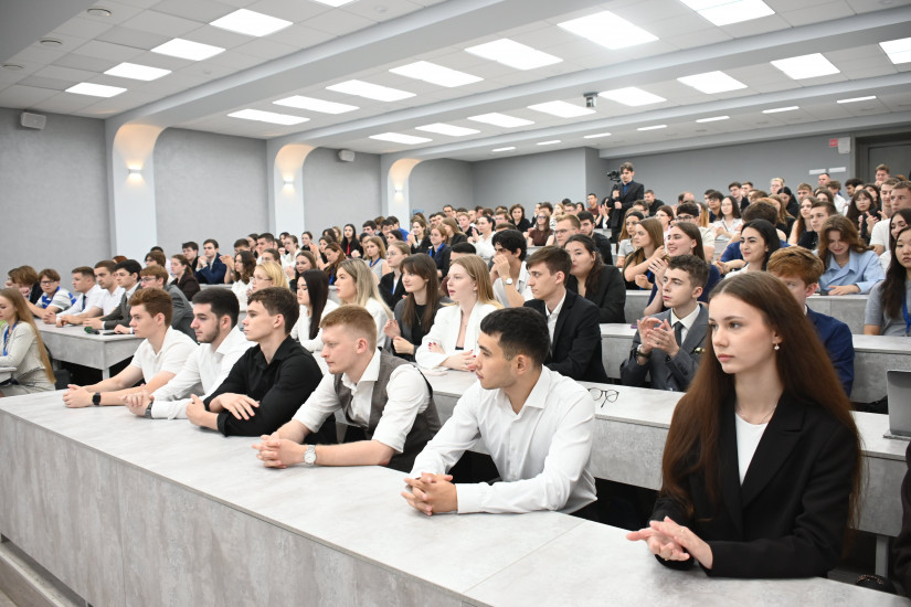 Более 100 человек приняли участие в работе международной молодежной электоральной школы 