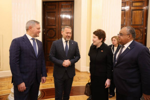Председатель Заксобрания Санкт-Петербурга Александр Бельский рассказал наблюдателям от МПА СНГ о подготовке к выборам
