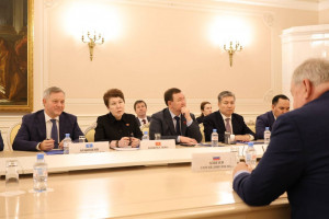 Баланс конституционных ценностей и вызовы цифровизации: наблюдатели МПА СНГ встретились с судьей Конституционного суда РФ Сергеем Князевым
