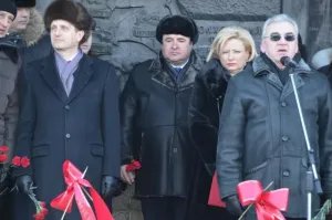 Председатель Государственной Думы РФ Сергей Нарышкин посетил мемориал «Поклонный Крест с лампадой»