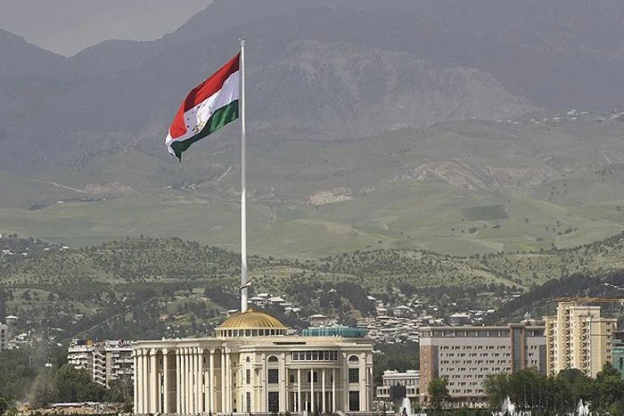 В Республике Таджикистан отмечают День Национального единства