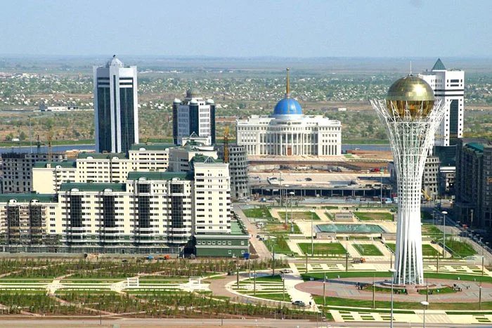Казахстанцы празднуют День столицы