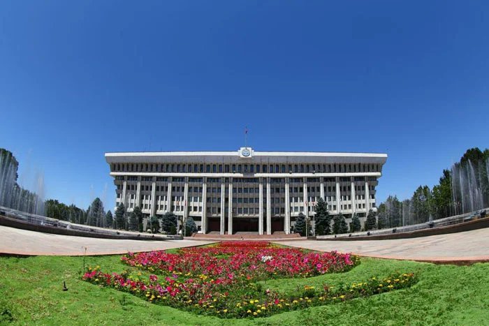 Депутаты Жогорку Кенеша ушли на парламентские каникулы