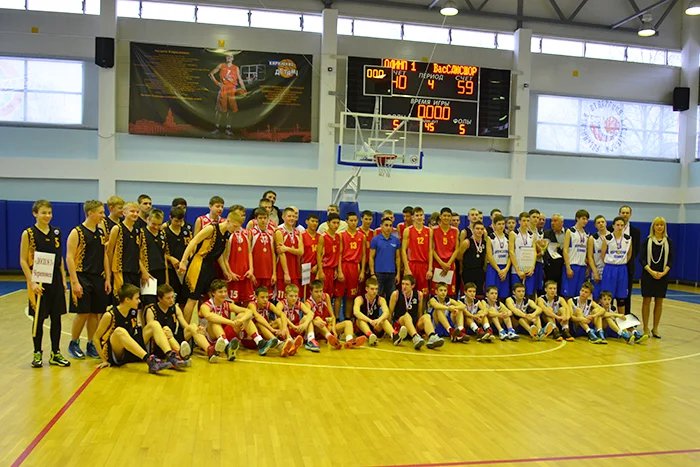 Юношеская сборная команда Бишкека по баскетболу – участница турнира побывала в Межпарламентской Ассамблее СНГ