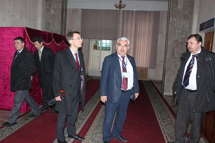 С деятельностью окружной и участковой комиссий в Душанбе ознакомились наблюдатели от МПА СНГ