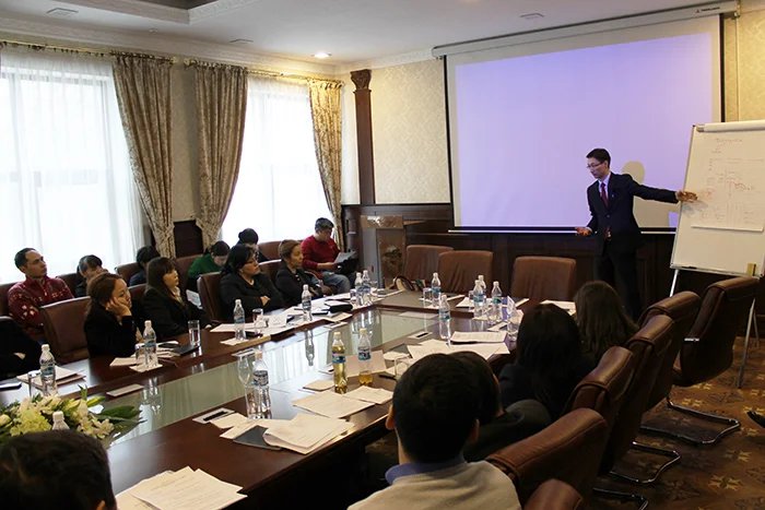 Актуальные вопросы, связанные с предстоящими парламентскими выборами в Кыргызской Республике в контексте изменения избирательного законодательства, обсуждали в Бишкеке