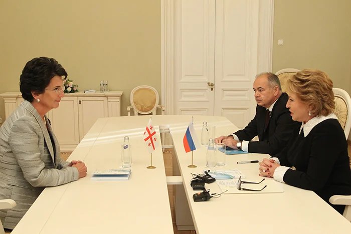 На полях Евразийского женского форума прошли переговоры Валентины Матвиенко и Нино Бурджанадзе