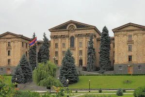 Наблюдатели от МПА СНГ встретились с представителями парламентских политических партий Армении