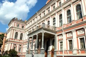 Об опыте взаимодействия избирательных комиссий и органов власти с общественными организациями говорили в Санкт-Петербурге