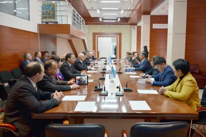 Наблюдатели от МПА СНГ провели ряд встреч с представителями политических партий Республики Казахстан