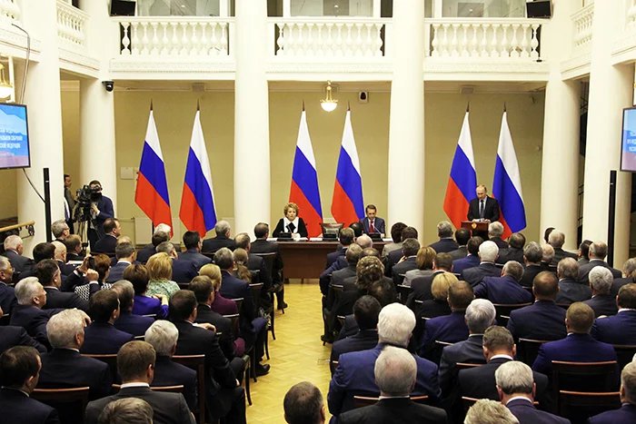 Владимир Путин встретился с членами Совета законодателей Российской Федерации в Таврическом дворце