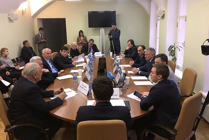 Дмитрий Гладей принял участие в круглом столе, организованном Общественной палатой Санкт-Петербурга