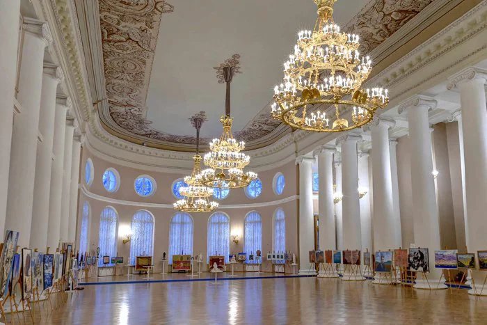 Выставка, посвященная 90-летию Чингиза Айтматова, представлена в Сети в виде виртуального тура
