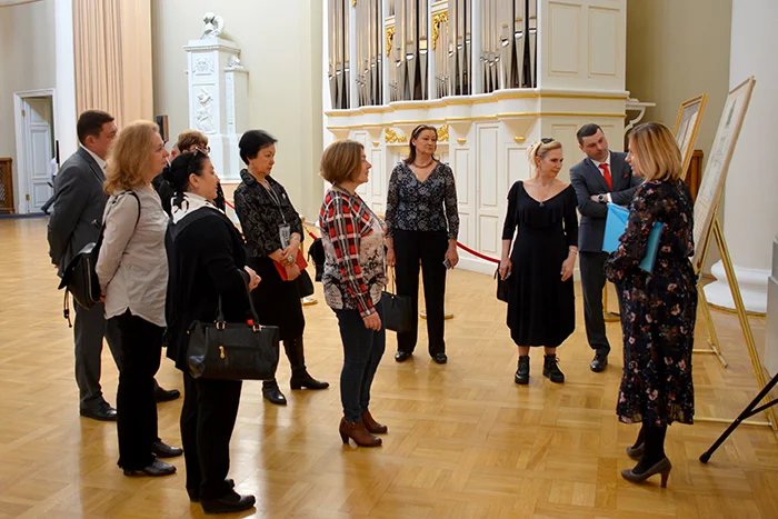 Участники театрального фестиваля стран СНГ и Балтии «Встречи в России» посетили Таврический дворец
