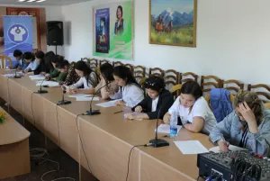 В Бишкеке прошла студенческая викторина по вопросам избирательного права