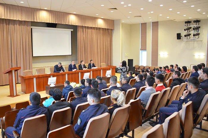 Члены кыргызской диаспоры в Санкт-Петербурге обсудили проблемы миграции с представителями регионального МВД