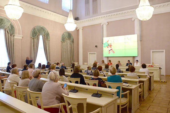 В Таврическом дворце обсудили подготовку кадетских классов ФСО России к новому учебному году