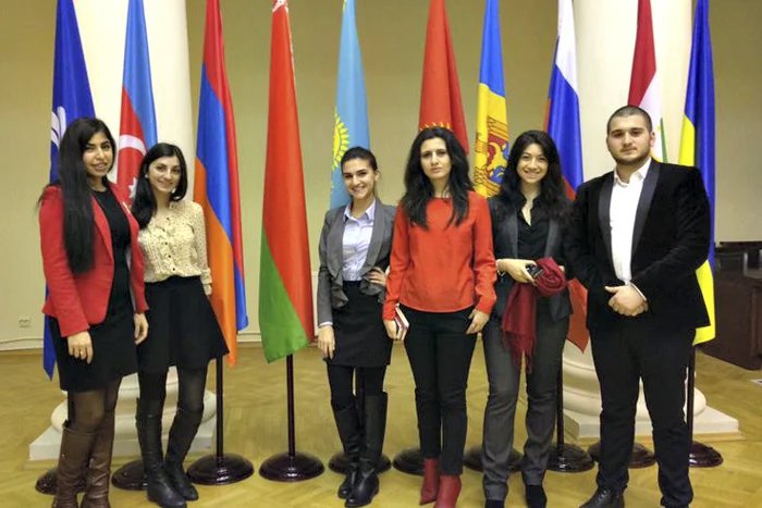 Tavricheskiy Palace welcomes a delegation of young Armenian from community leaders from SPB