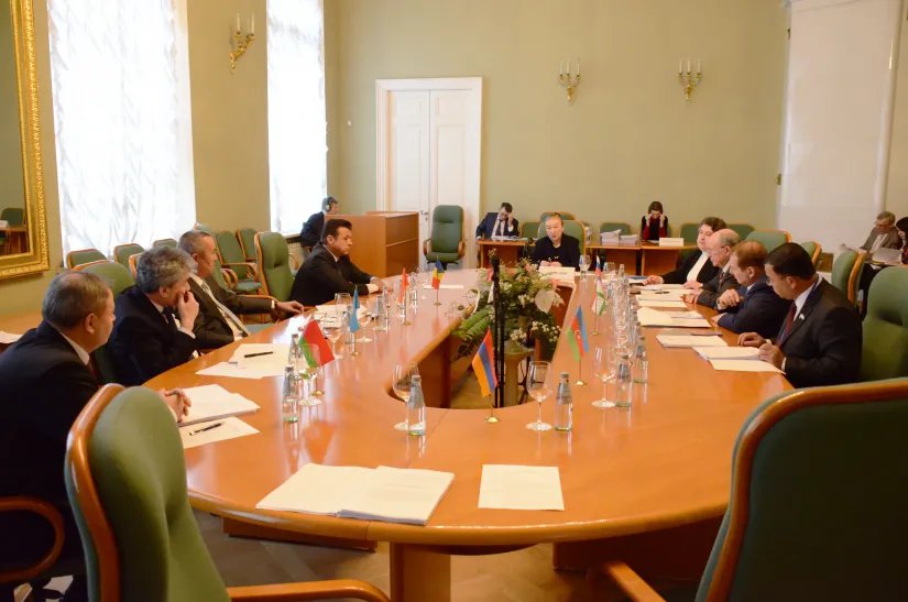 Environmental issues discussed in the Tavricheskiy Palace