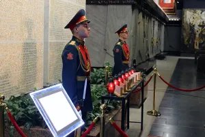 The flare of the Eternal Flame from Moscow arrives to the Northern Capital