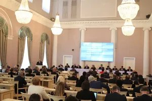 42nd plenary session in the Tavricheskiy Palace