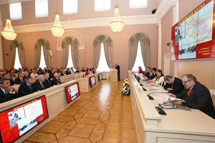 Books on the Great Patriotic War presented in the Tavricheskiy Palace