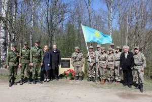 A memorial plaque to soldiers who fell in battles of the Great Patriotic War was installed in the Leningrad oblast