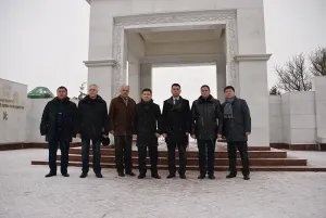 Members of the IPA CIS observers team laid flowers on the grave of Chingiz Aitmatov