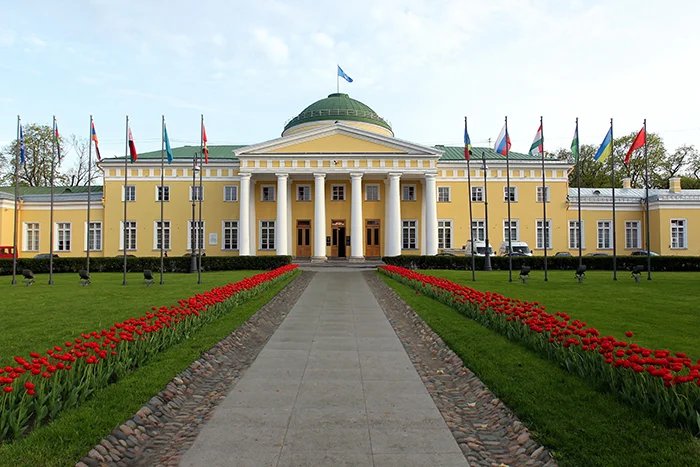 1,500 foreign parliamentarians will visit the Tavricheskiy Palace in October