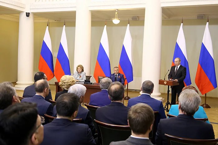 Vladimir Putin met with members of the Council of Legislators in the Tavricheskiy Palace